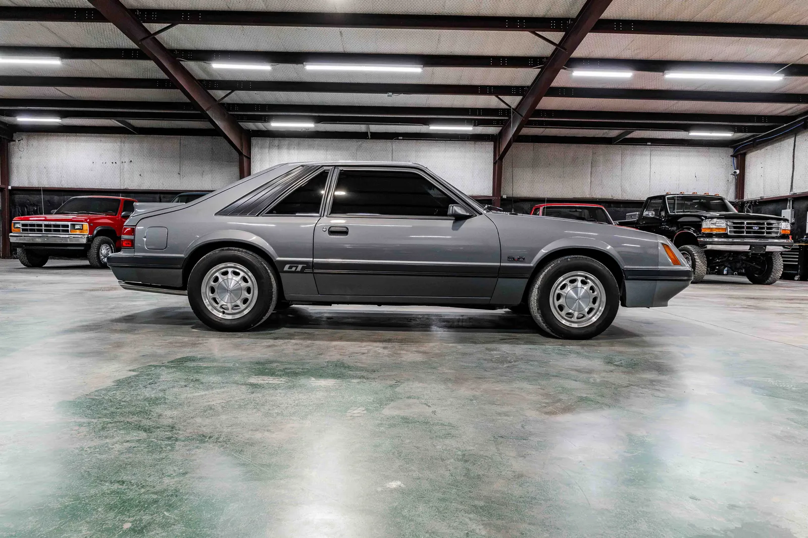 1985-Ford-Mustang-Medium Charcoal Metallic-127944--38.jpg